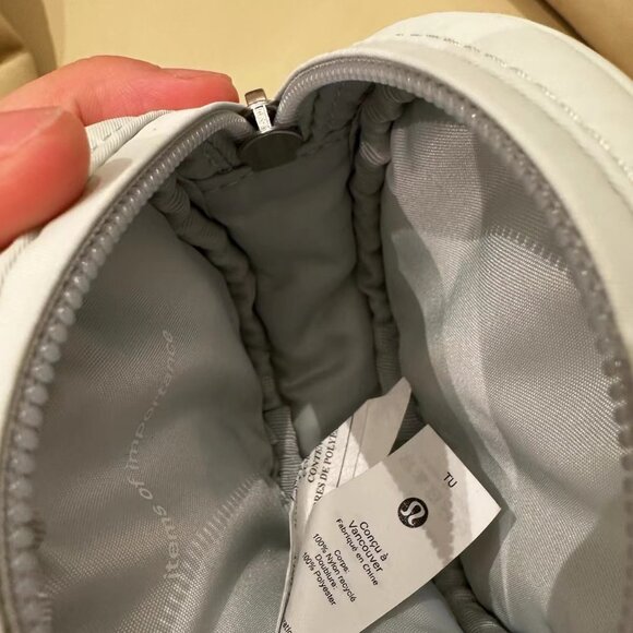 lululemon coin pouch - Picture 3 of 4